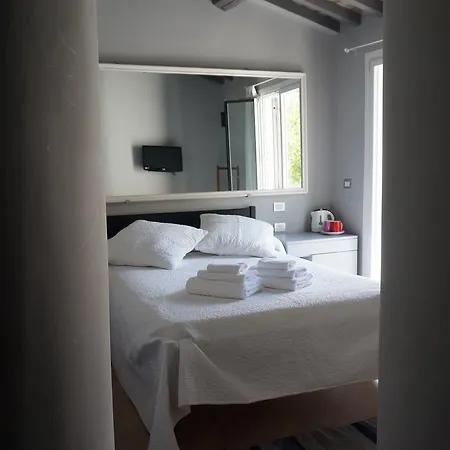 Bed and Breakfast Buonanotte Colosseo 4*